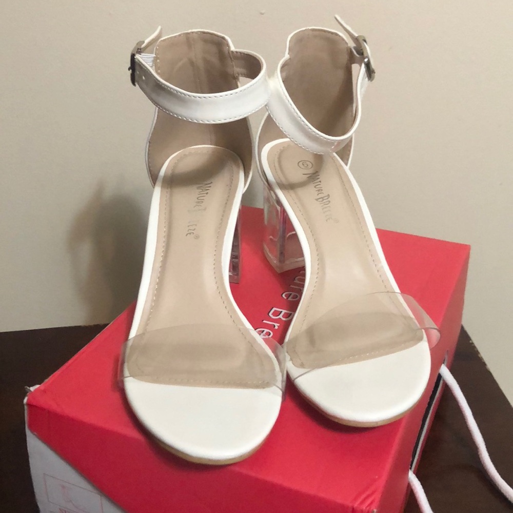 ⛔️ SOLD ⛔️ Nature Breeze Women’s Sandals